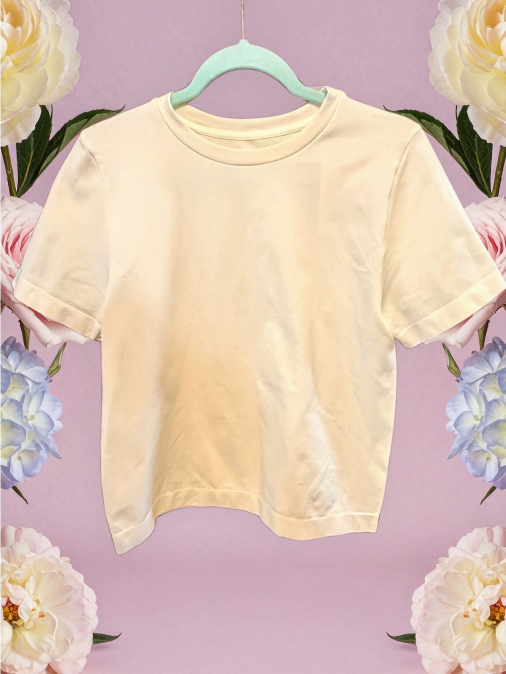 A New Day NWT Cream Short Sleeve Cropped Stretchy Tee size Medium
